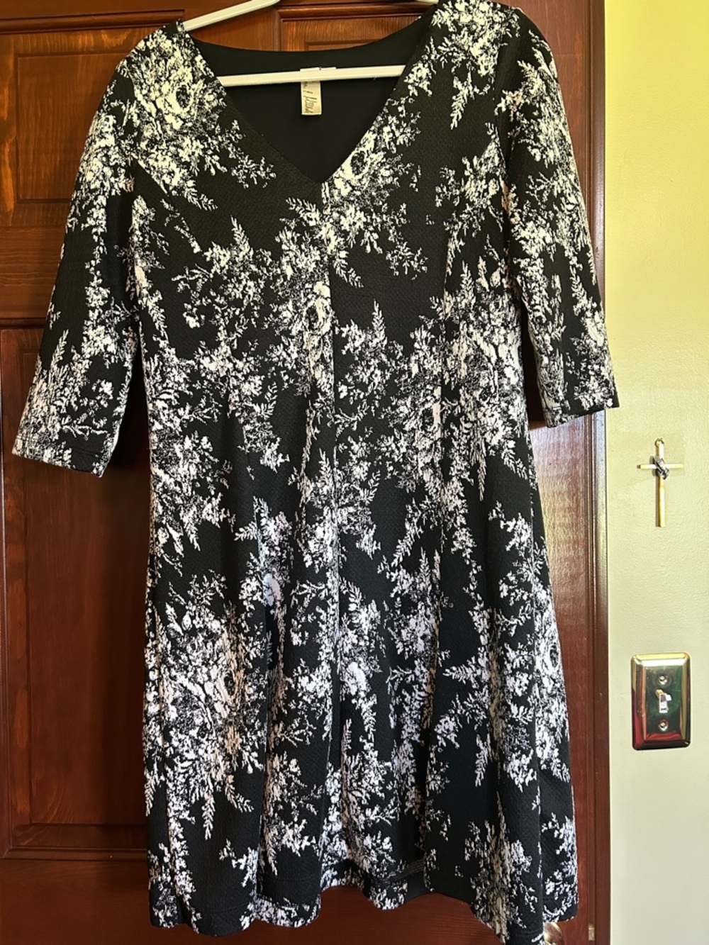 Black and White Floral V-Neck Fit & Flare Dress